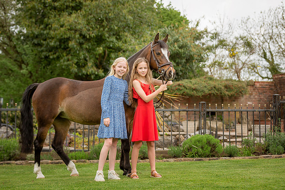 Stunning images of two best friends and their Pony Atlanta